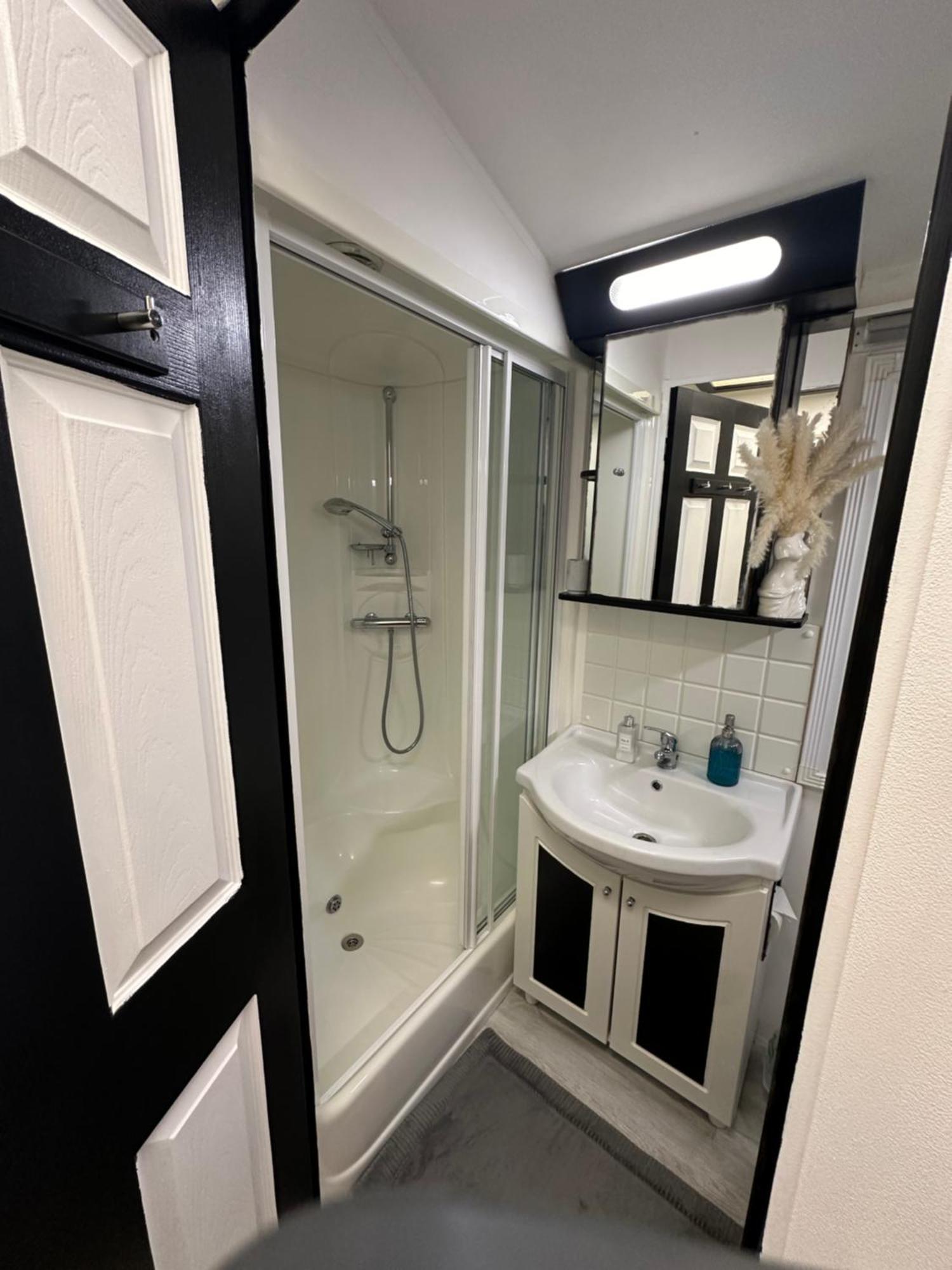 Caravan Rabbit House No 81 At Three Lochs Holiday Park Newton Stewart Bagian luar foto