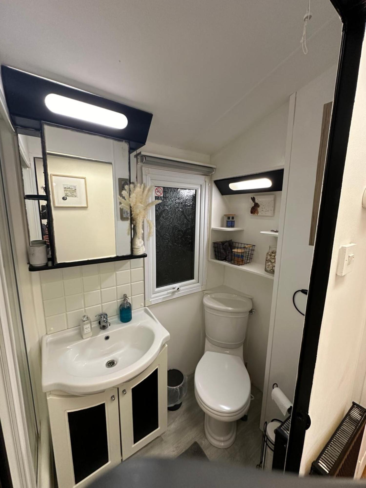 Caravan Rabbit House No 81 At Three Lochs Holiday Park Newton Stewart Bagian luar foto